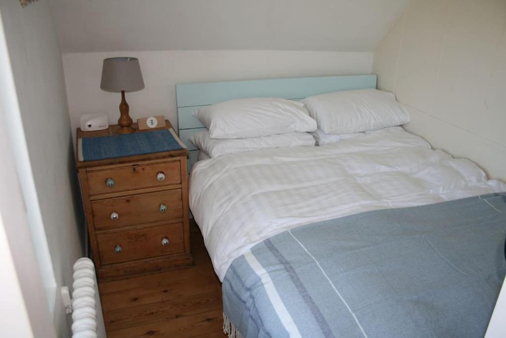 Greystone Cottage - Sea Views, Short Stroll To A Beautiful Sandy Beach Brook  Exterior photo